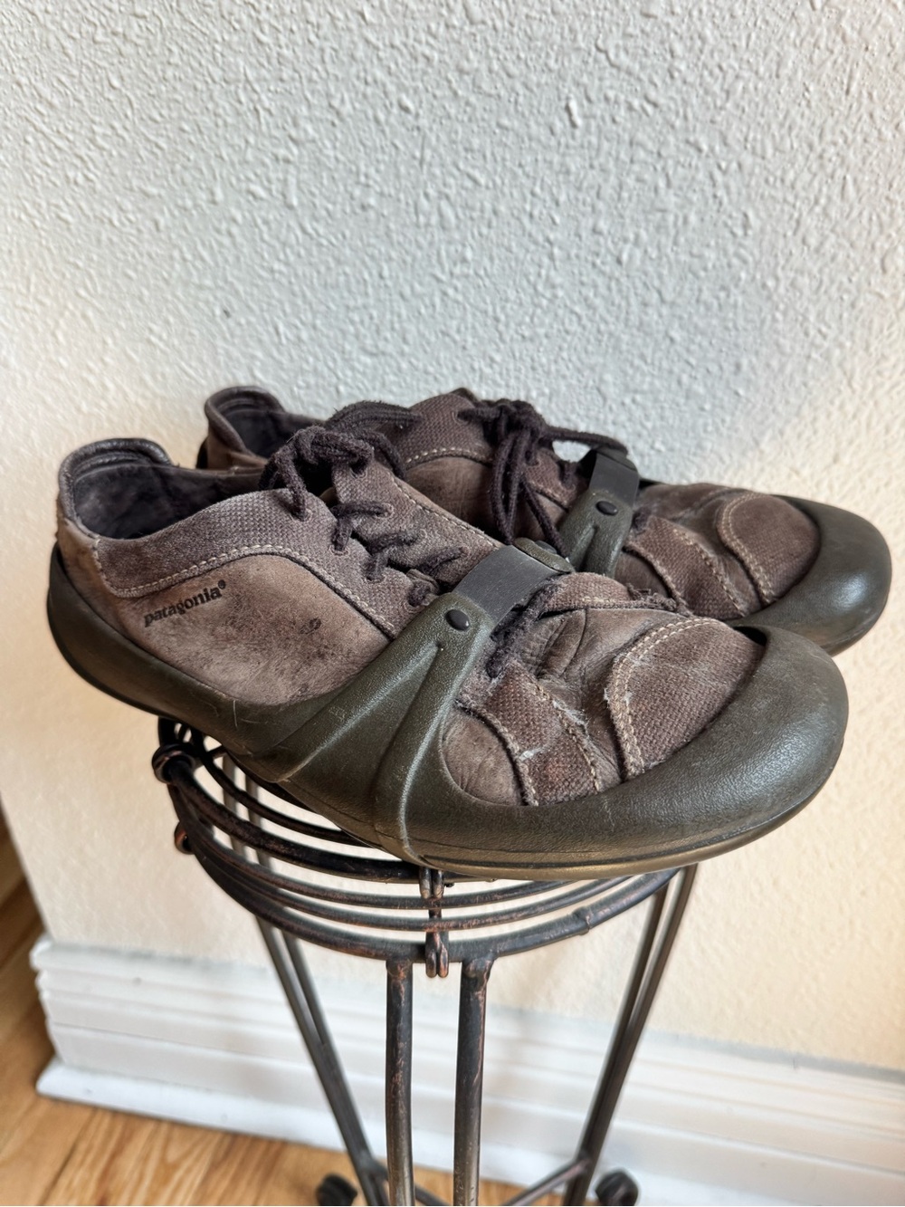 Patagonia Men's Dark Brown Lace-Up Outdoor Sneakers
